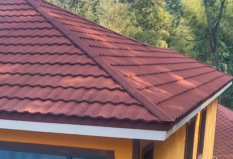 What Are the Best Roof Tiles for Light Steel Villas?